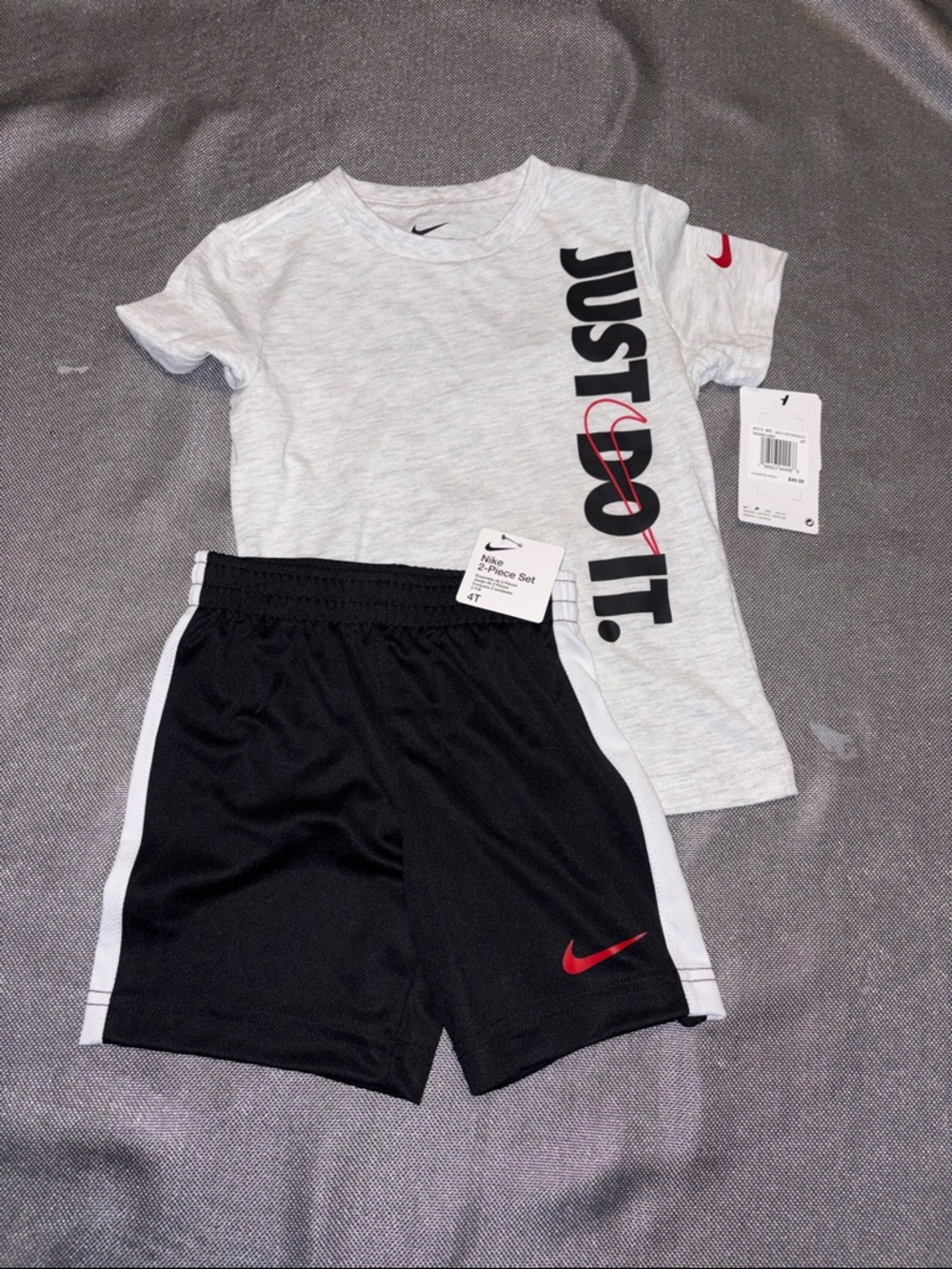 Brand New Nike Gray & Black Kids Active Set with Red Accents size 4T